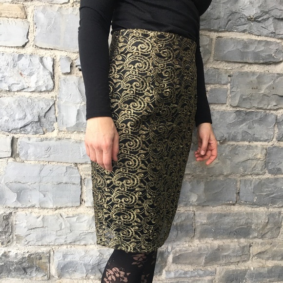 Baroque Lace Pencil Skirt - Picture 3 of 6
